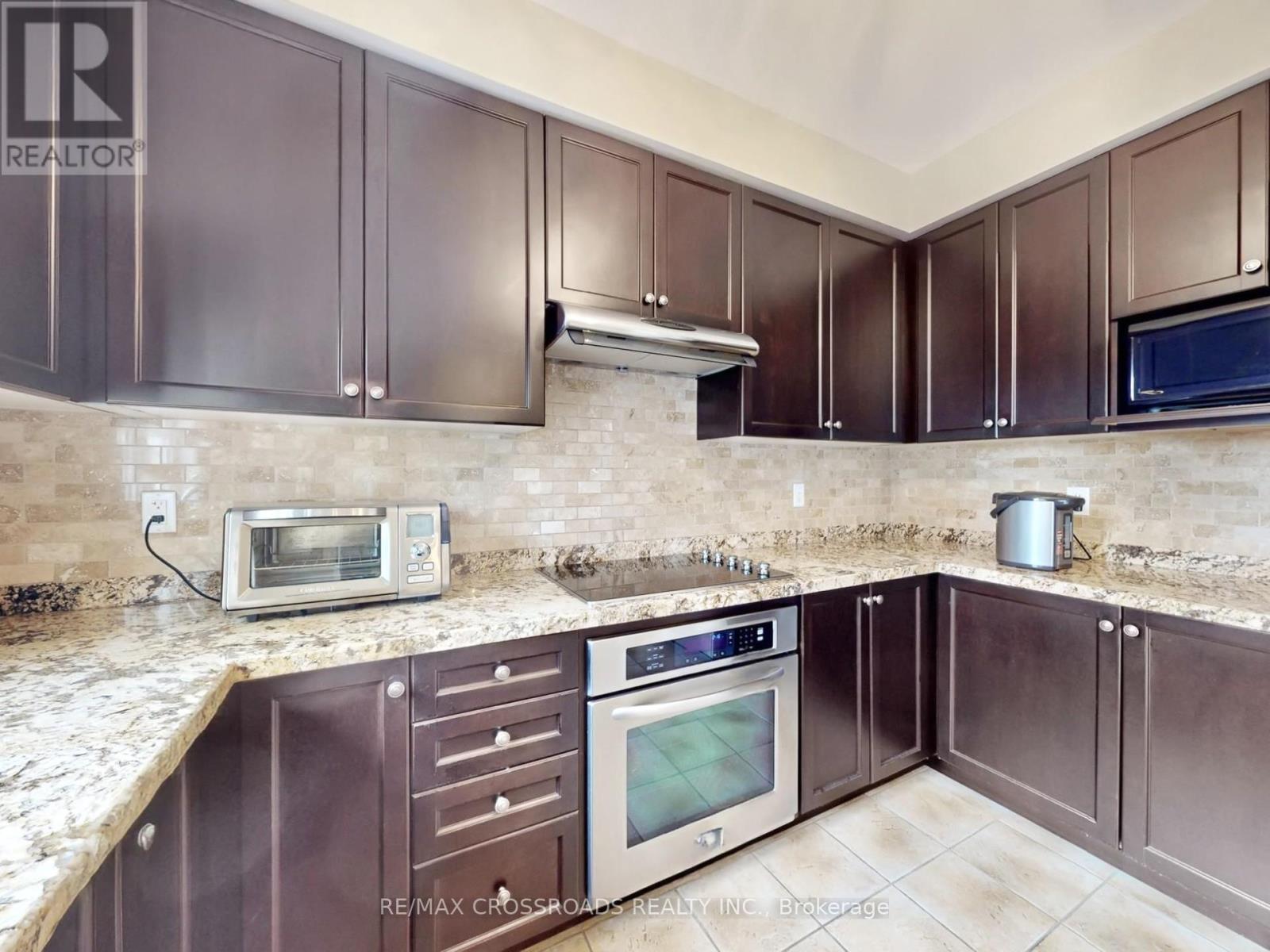 39 Pantano Drive, Vaughan, Ontario  L4J 0A9 - Photo 8 - N13005562