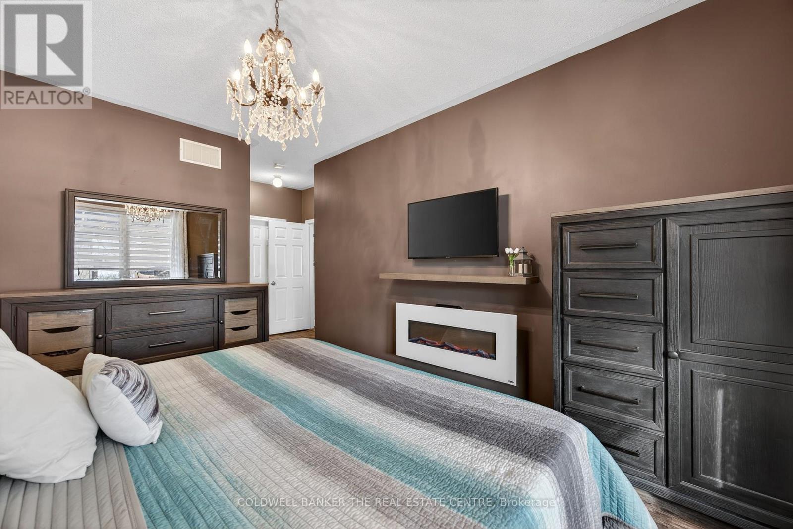 33 Booth Street, Bradford West Gwillimbury, Ontario  L3Z 0A4 - Photo 17 - N12918428