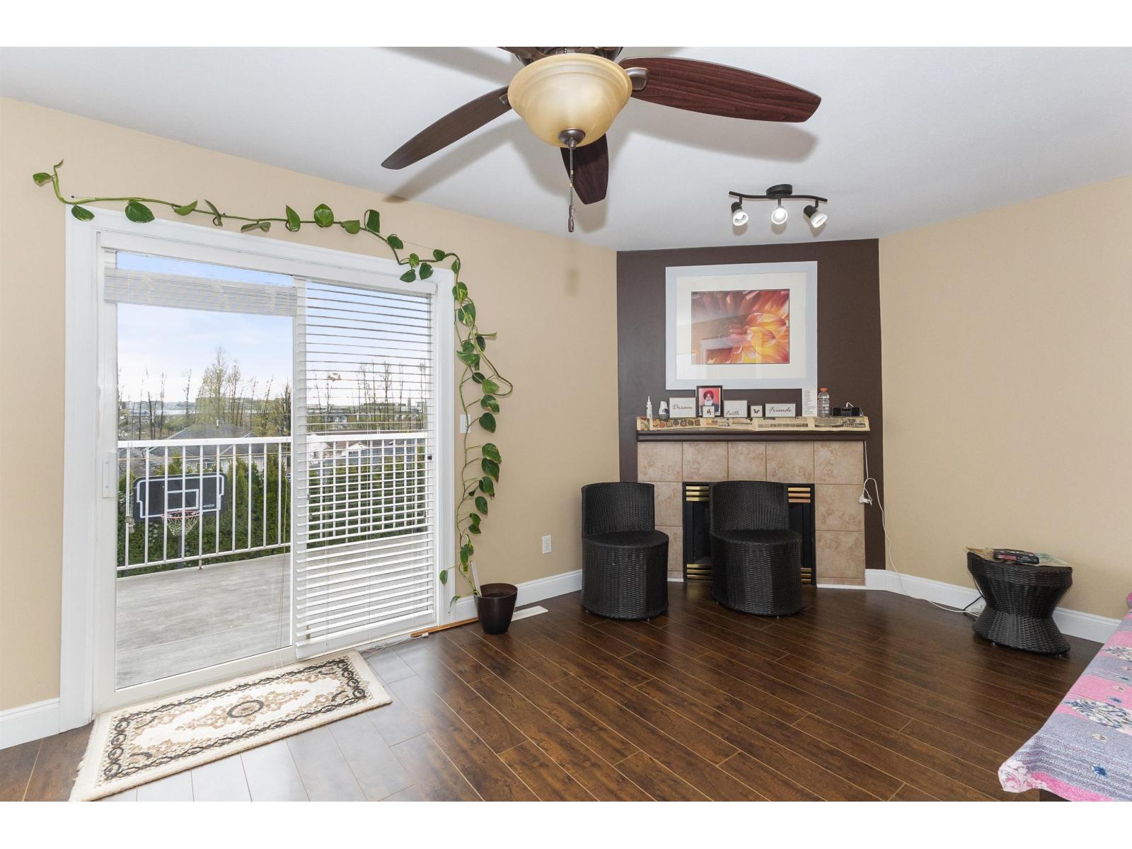 3345 Siskin Drive, Abbotsford, British Columbia  V2T 6T4 - Photo 8 - R3107806