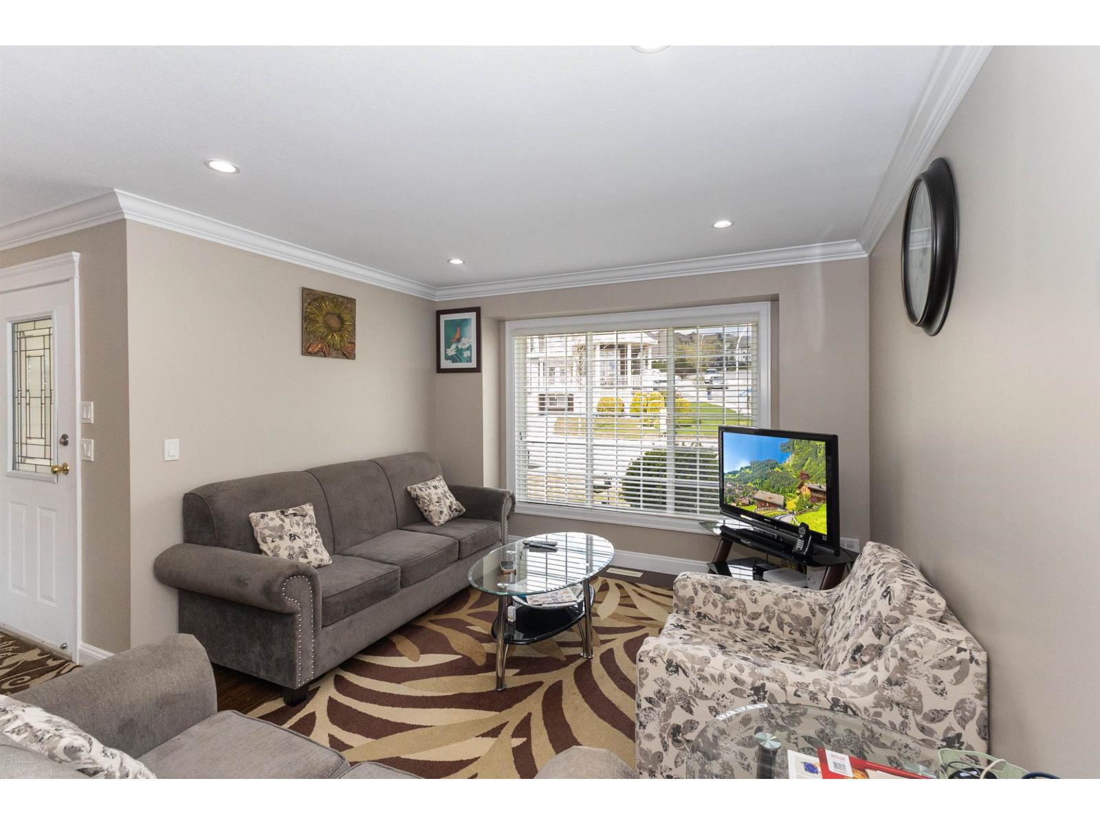 3345 Siskin Drive, Abbotsford, British Columbia  V2T 6T4 - Photo 4 - R3107806