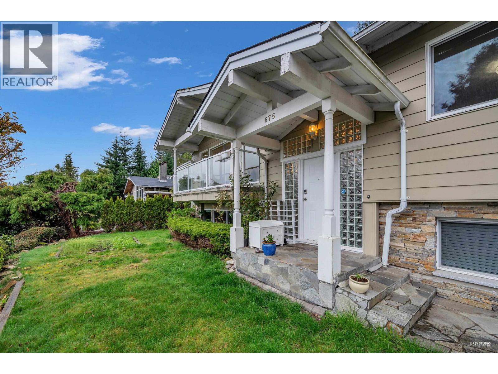 675 St. Andrews Road, West Vancouver, British Columbia  V7S 1V5 - Photo 2 - R3112717