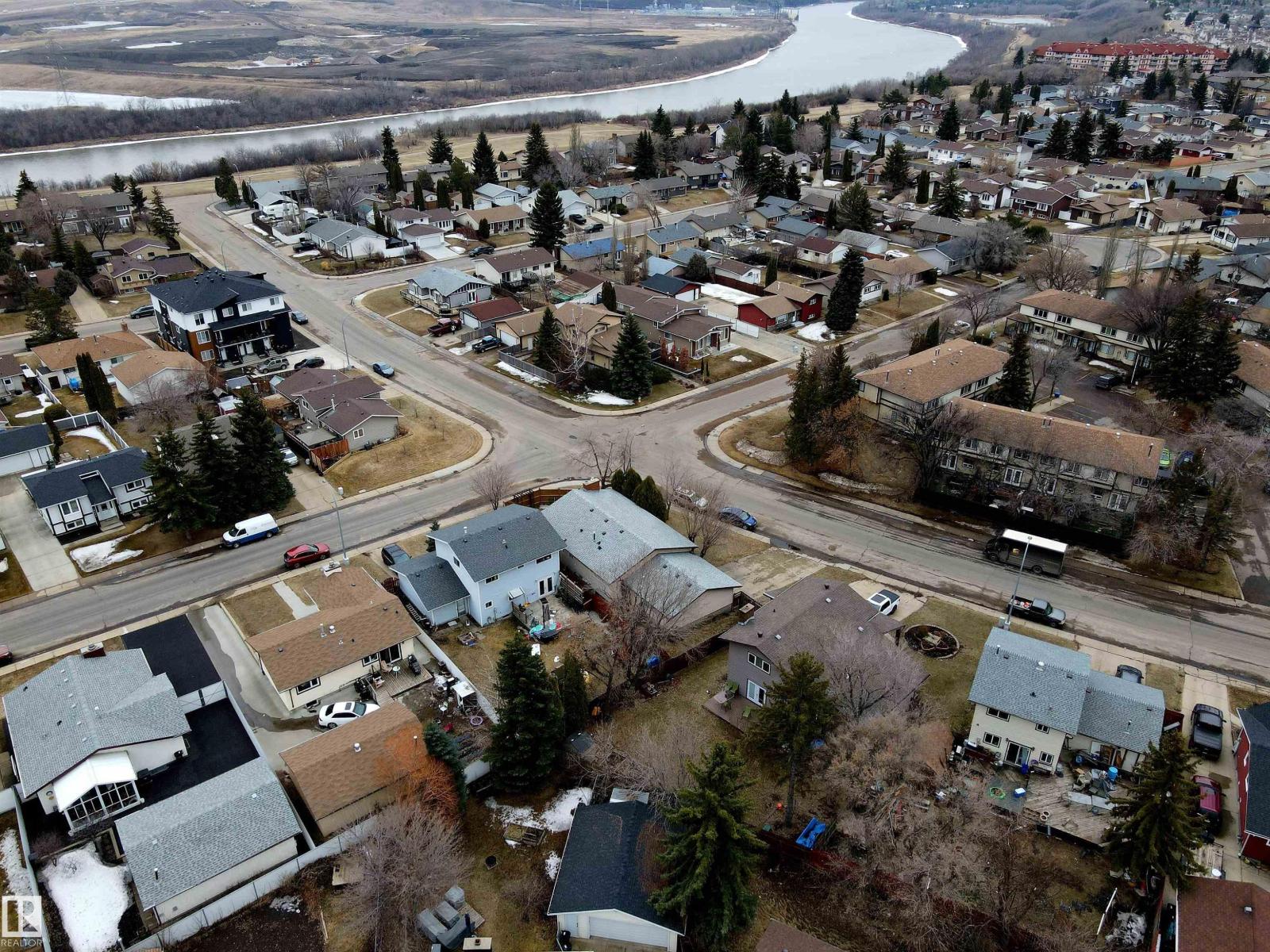 2212 142 Av Nw, Edmonton, Alberta  T5Y 1E6 - Photo 3 - E4482323