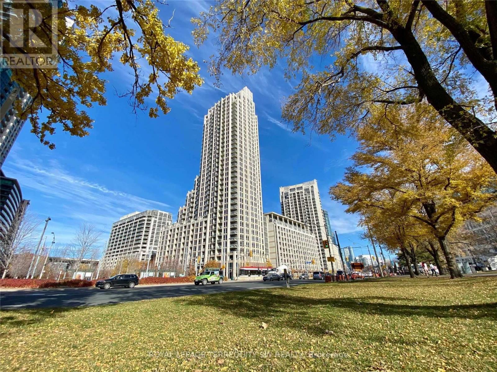 405 - 628 FLEET STREET, Toronto, Ontario