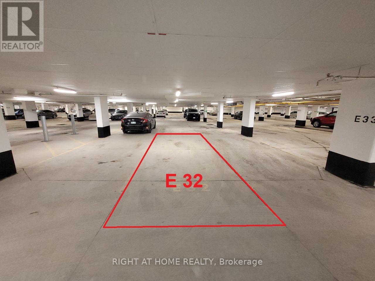 911 - 2 Steckley House Lane, Richmond Hill, Ontario  L4S 0N4 - Photo 35 - N12885530