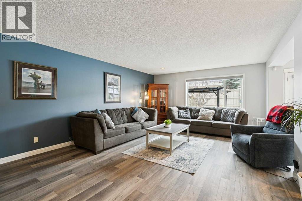 54 Chapala Grove Se, Calgary, Alberta  T2X 3V5 - Photo 4 - A2298683