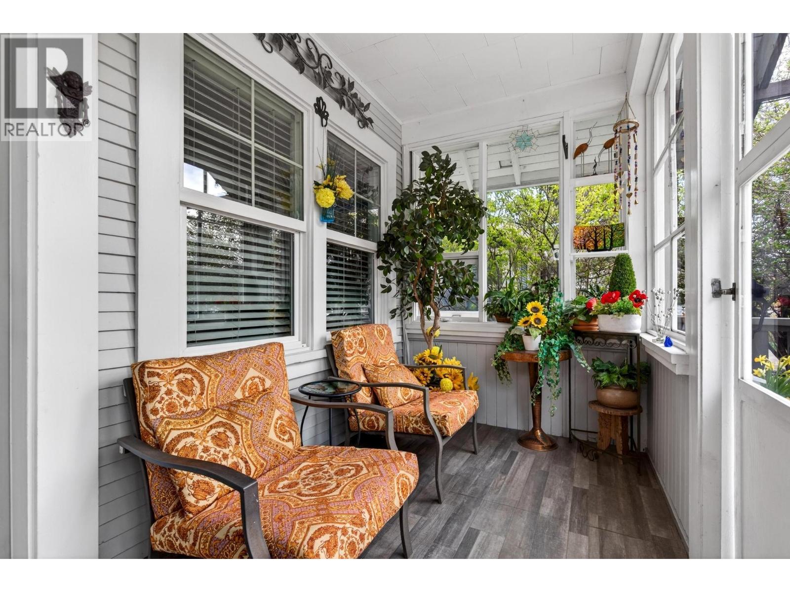 716 Lawson Avenue, Kelowna, British Columbia  V1Y 6S8 - Photo 2 - 10384014