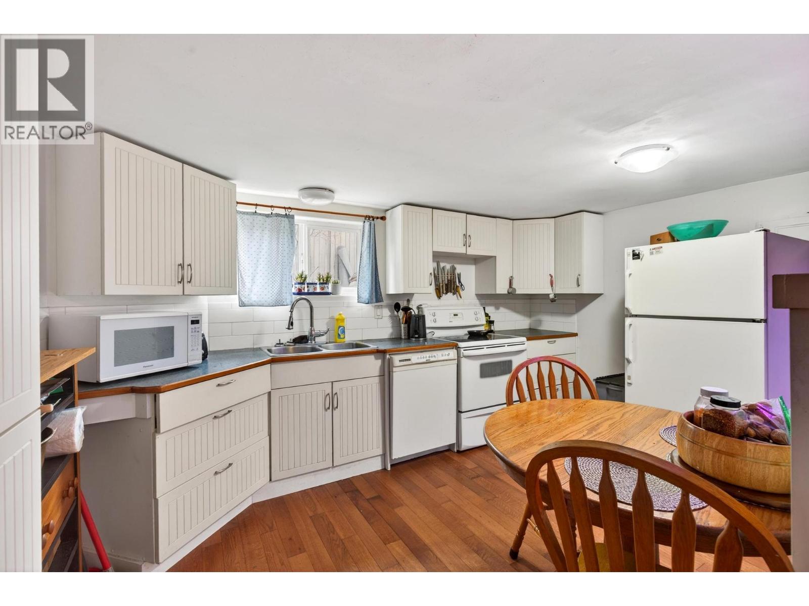 716 Lawson Avenue, Kelowna, British Columbia  V1Y 6S8 - Photo 31 - 10384014