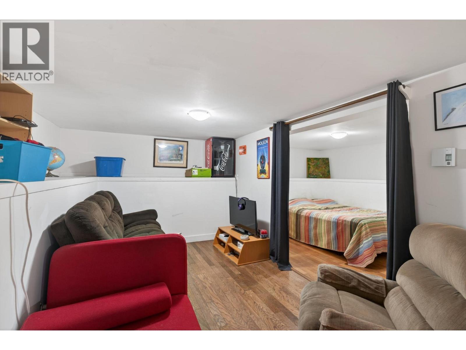 716 Lawson Avenue, Kelowna, British Columbia  V1Y 6S8 - Photo 32 - 10384014