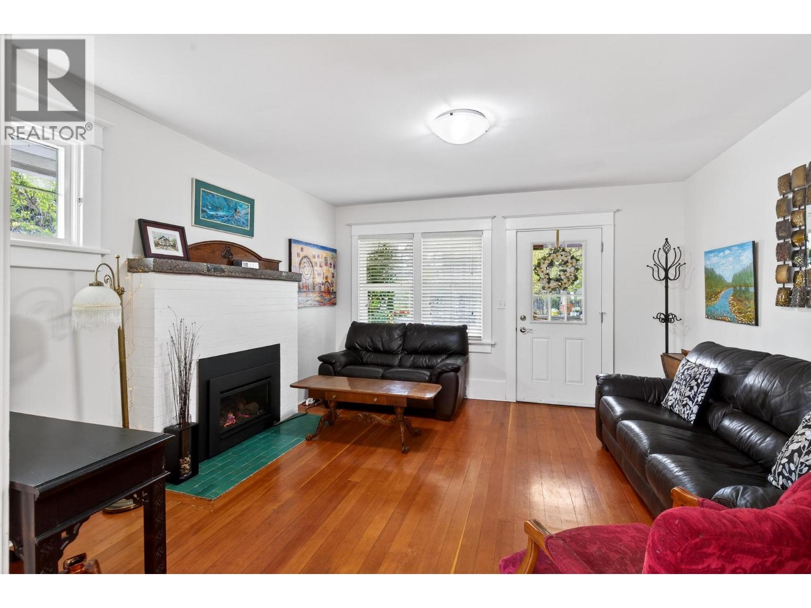 716 Lawson Avenue, Kelowna, British Columbia  V1Y 6S8 - Photo 4 - 10384014