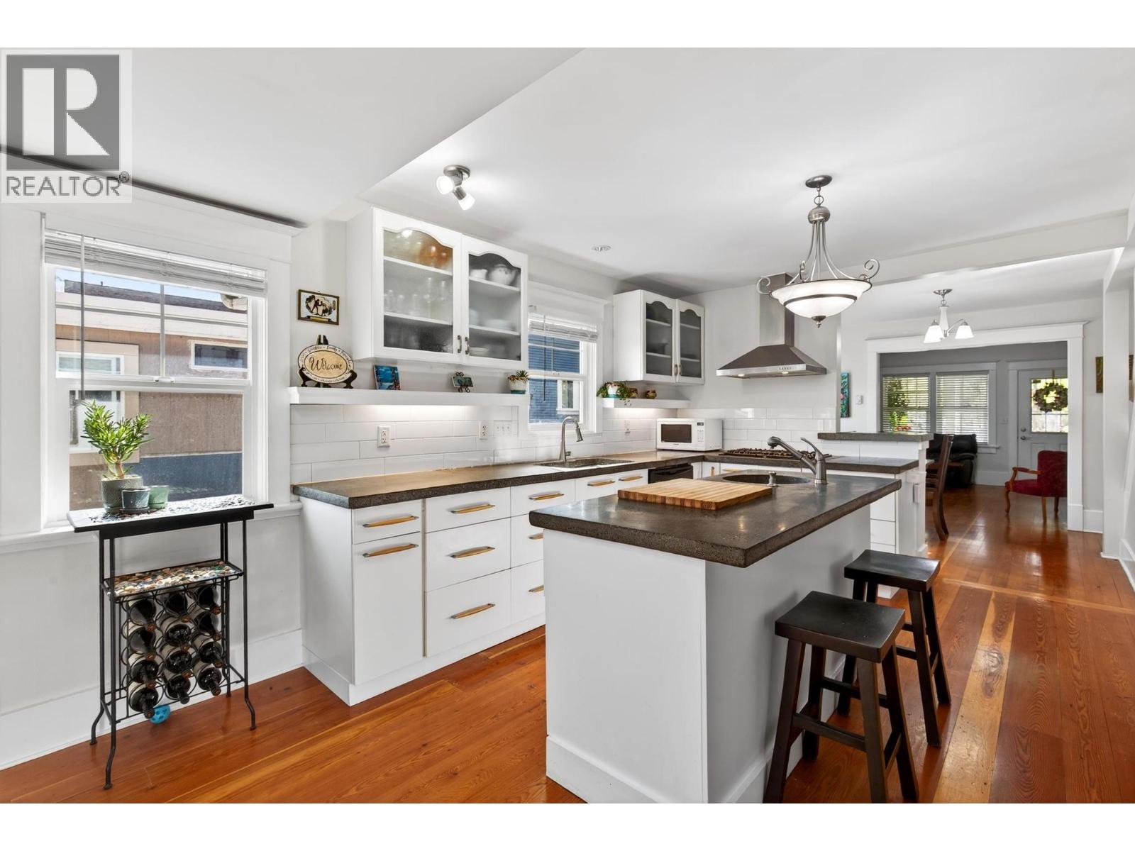 716 Lawson Avenue, Kelowna, British Columbia  V1Y 6S8 - Photo 9 - 10384014