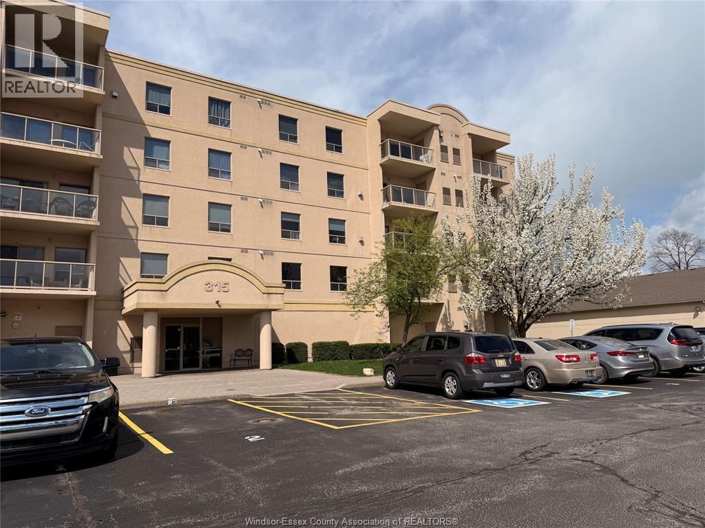 315 Village Grove DRIVE Unit# 501, Tecumseh, Ontario