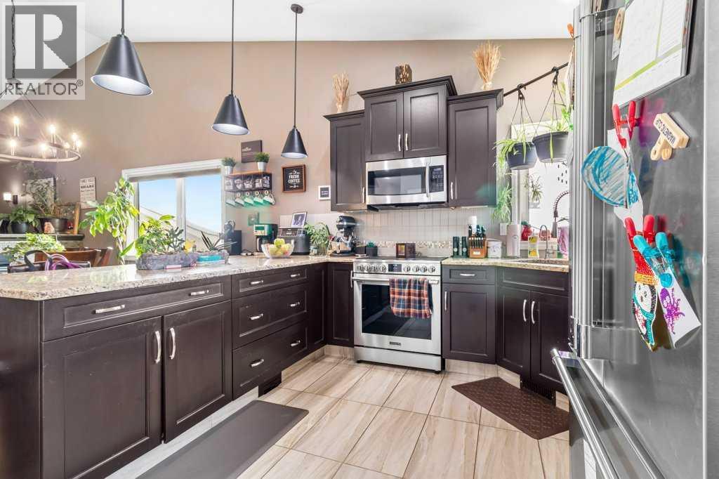 A&b, 5224 Lawton Avenue, Blackfalds, Alberta  T0M 0J0 - Photo 11 - A2293714