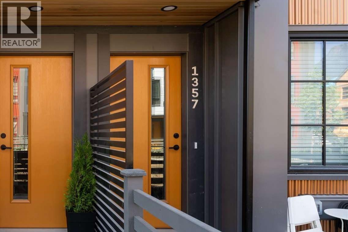 1357 Peakside Place, Squamish, British Columbia  V8B 1A8 - Photo 3 - R3095680