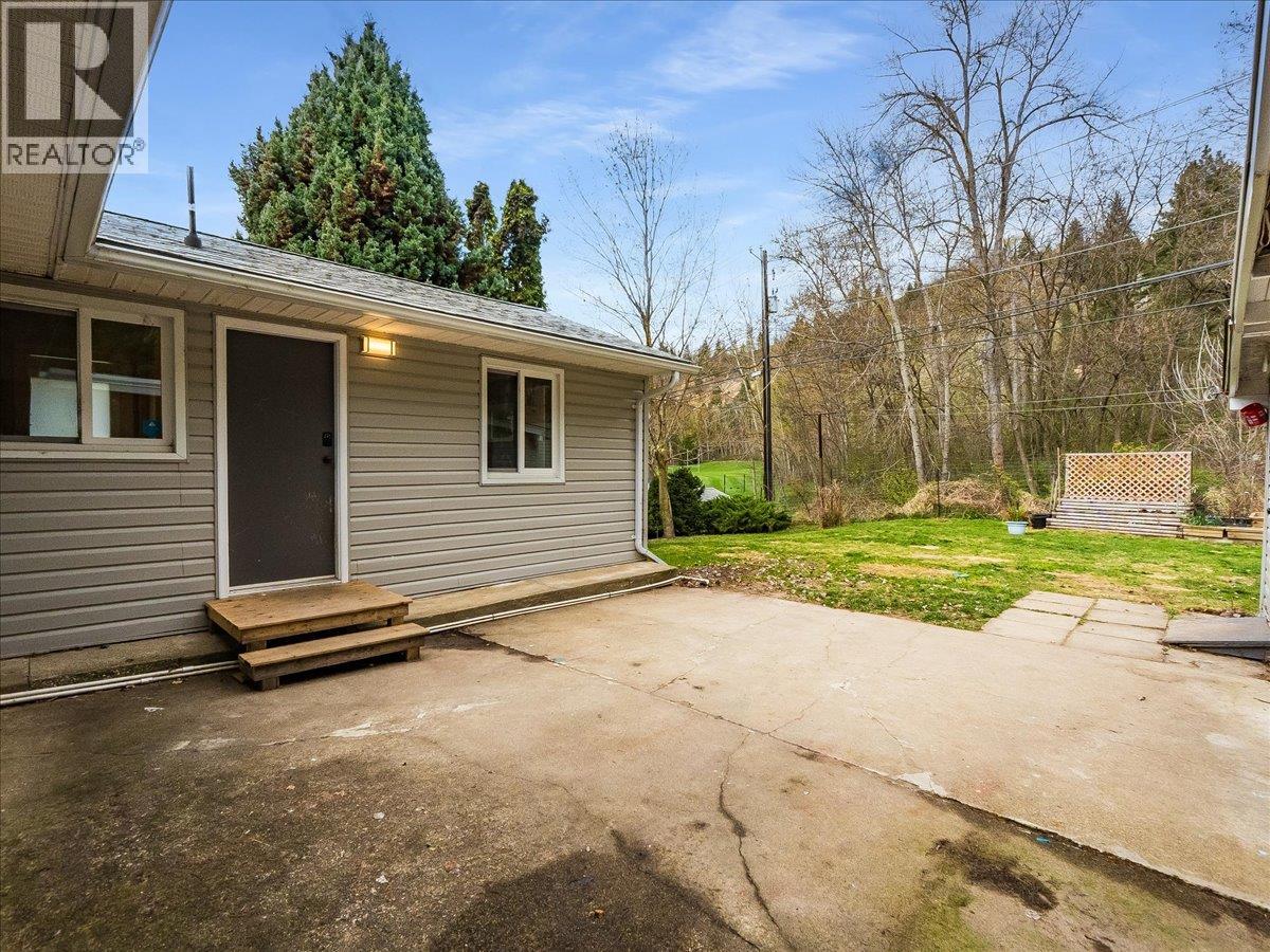 1181 Marianna Crescent, Trail, British Columbia  V1R 1C9 - Photo 35 - 10383932