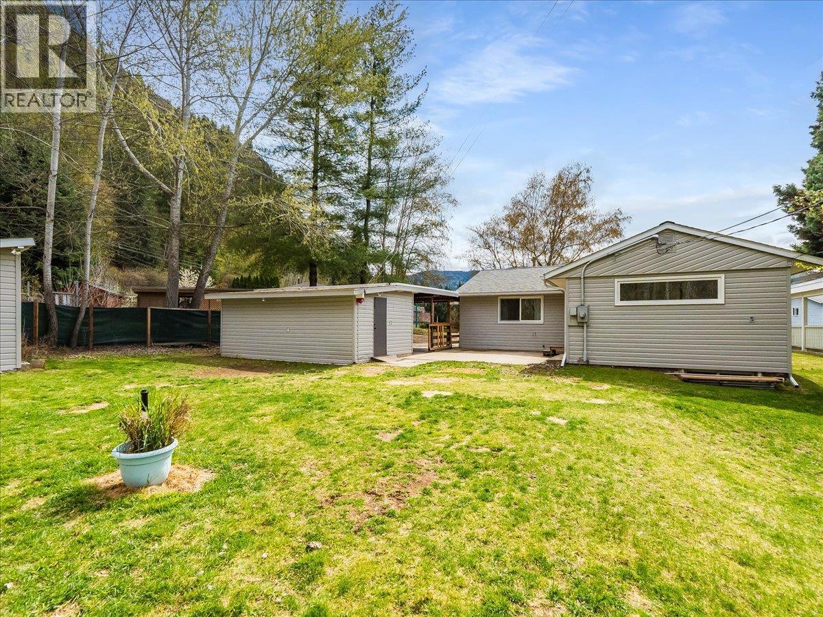 1181 Marianna Crescent, Trail, British Columbia  V1R 1C9 - Photo 36 - 10383932