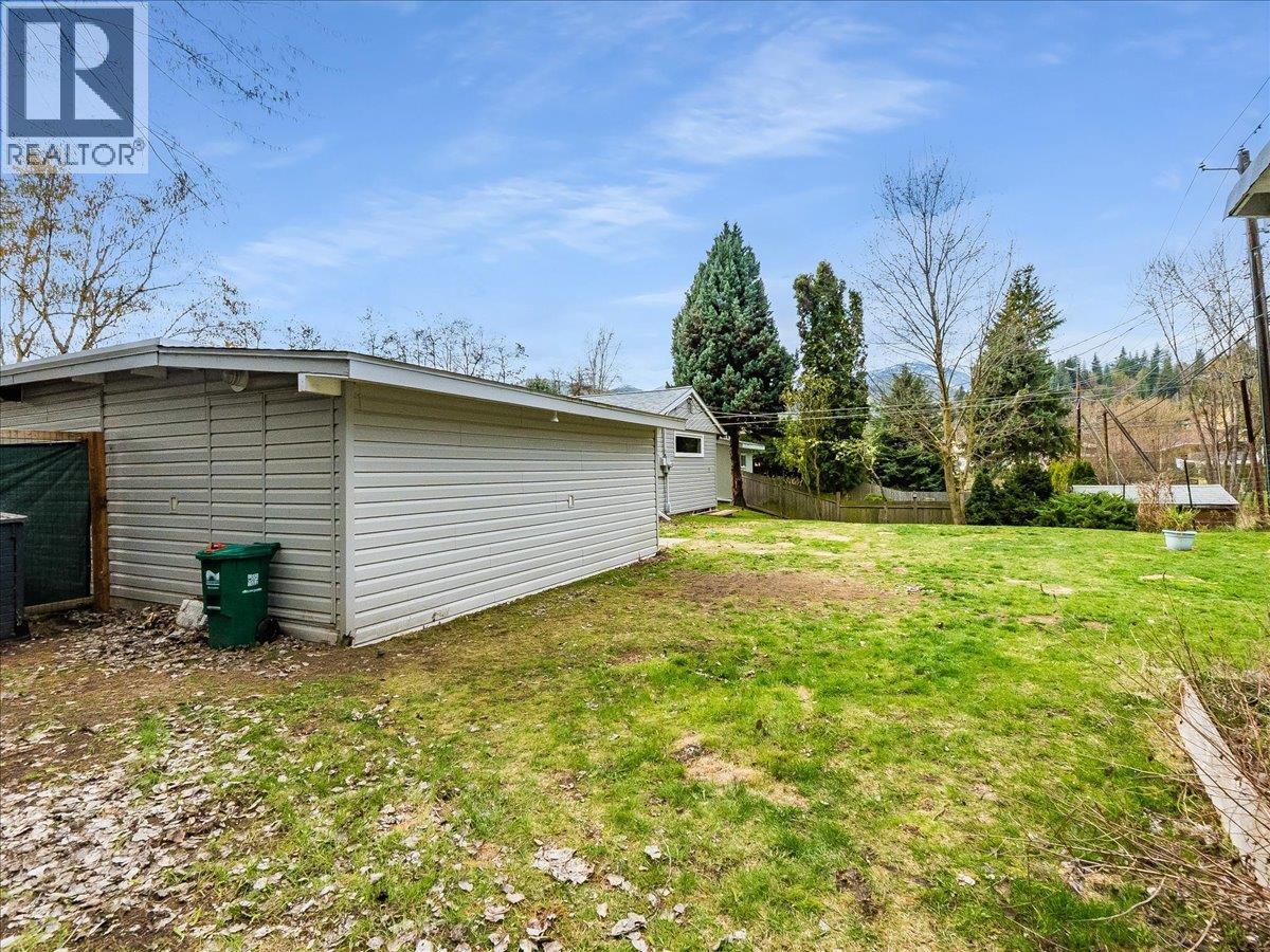 1181 Marianna Crescent, Trail, British Columbia  V1R 1C9 - Photo 41 - 10383932