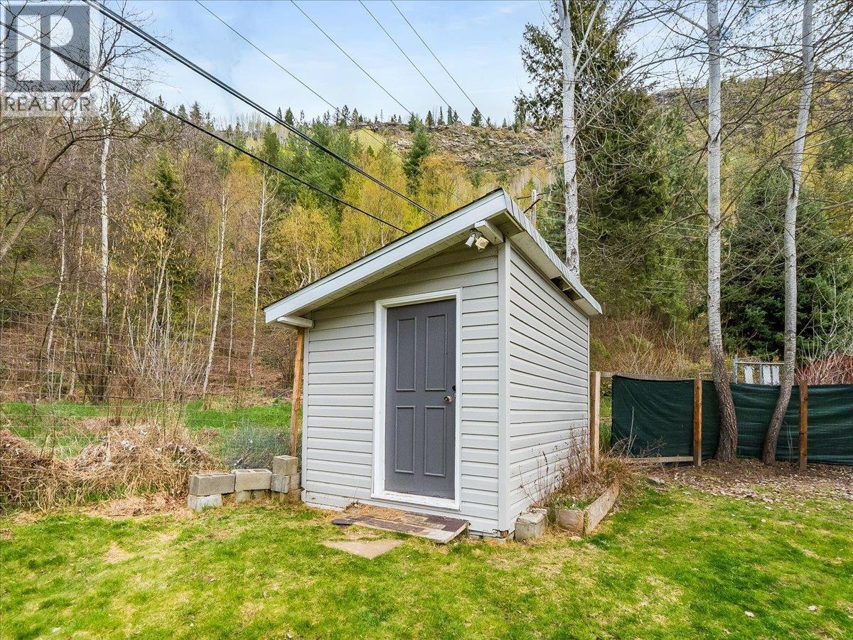 1181 Marianna Crescent, Trail, British Columbia  V1R 1C9 - Photo 39 - 10383932