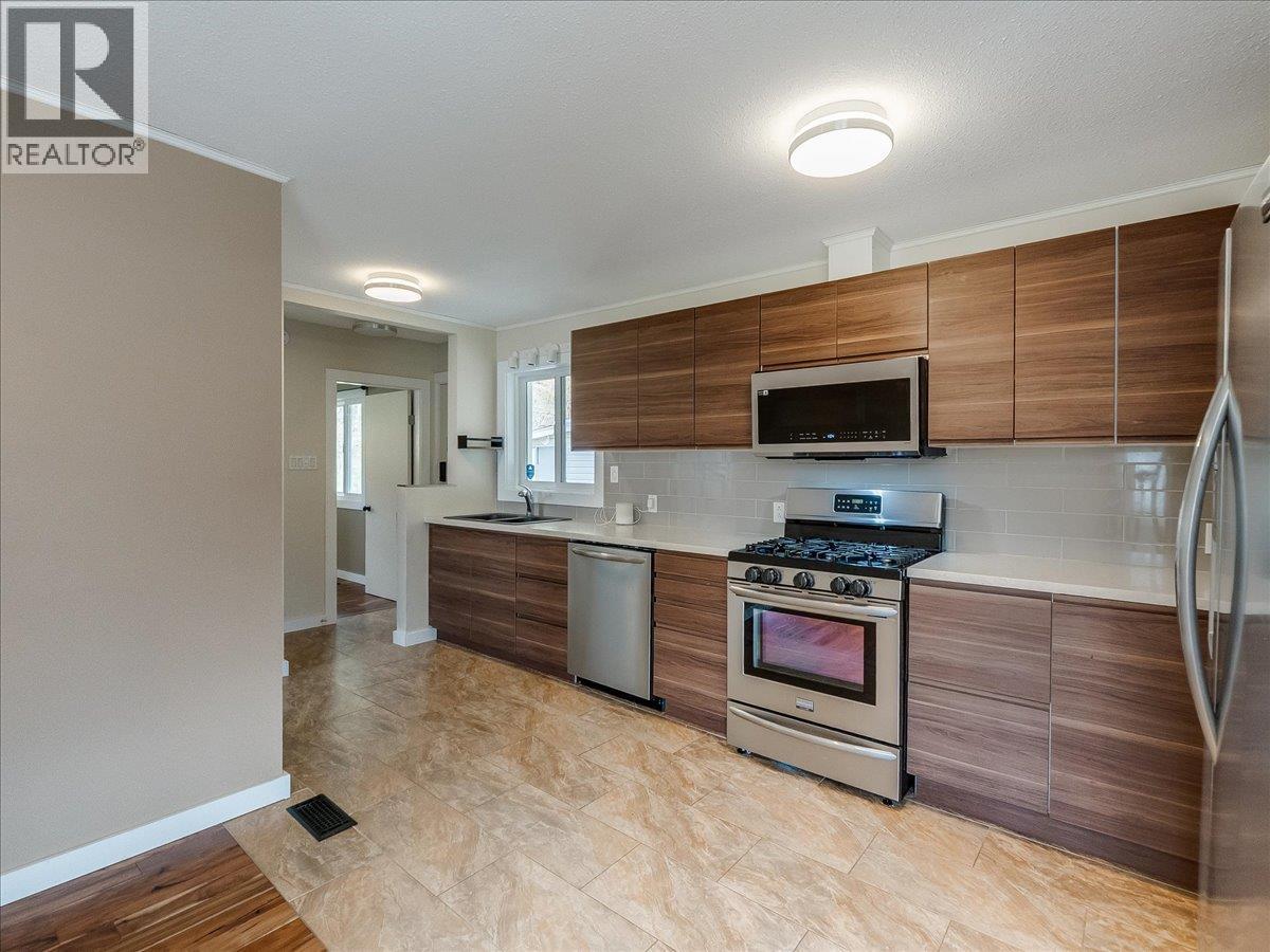 1181 Marianna Crescent, Trail, British Columbia  V1R 1C9 - Photo 9 - 10383932