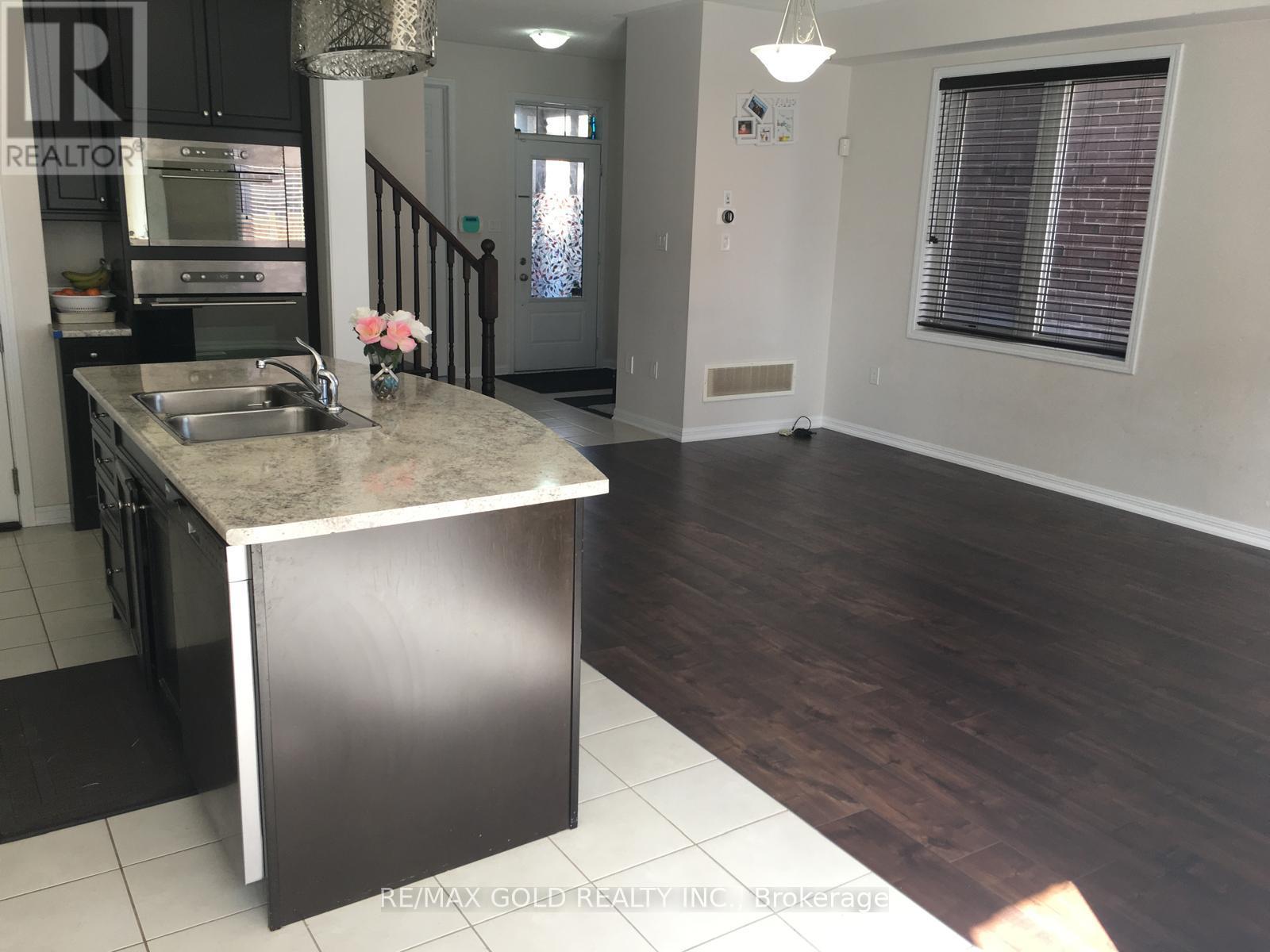 94 Robert Parkinson Drive, Brampton, Ontario  L7A 0Z3 - Photo 10 - W12961892