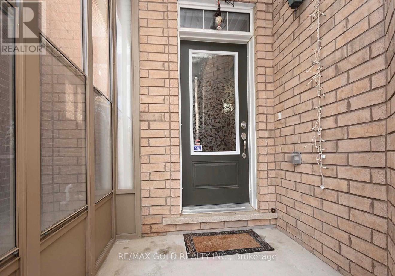 94 Robert Parkinson Drive, Brampton, Ontario  L7A 0Z3 - Photo 2 - W12961892