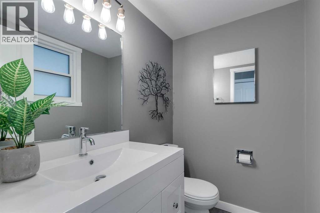 4023 Varmoor Road NW, Calgary, Alberta  T3A 0B1 - Photo 23 - A2288799