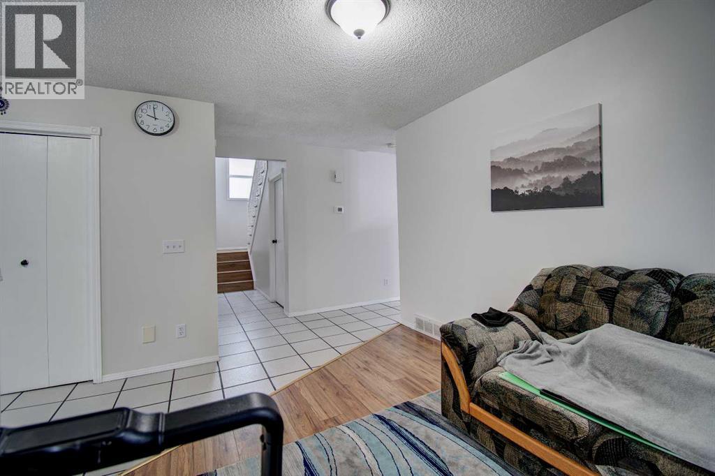 10316 Hidden Valley Drive NW, Calgary, Alberta  T3A 4Z6 - Photo 5 - A2301053