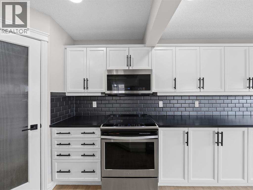 40 Everwillow Park Sw, Calgary, Alberta  T2Y 5C5 - Photo 8 - A2296699