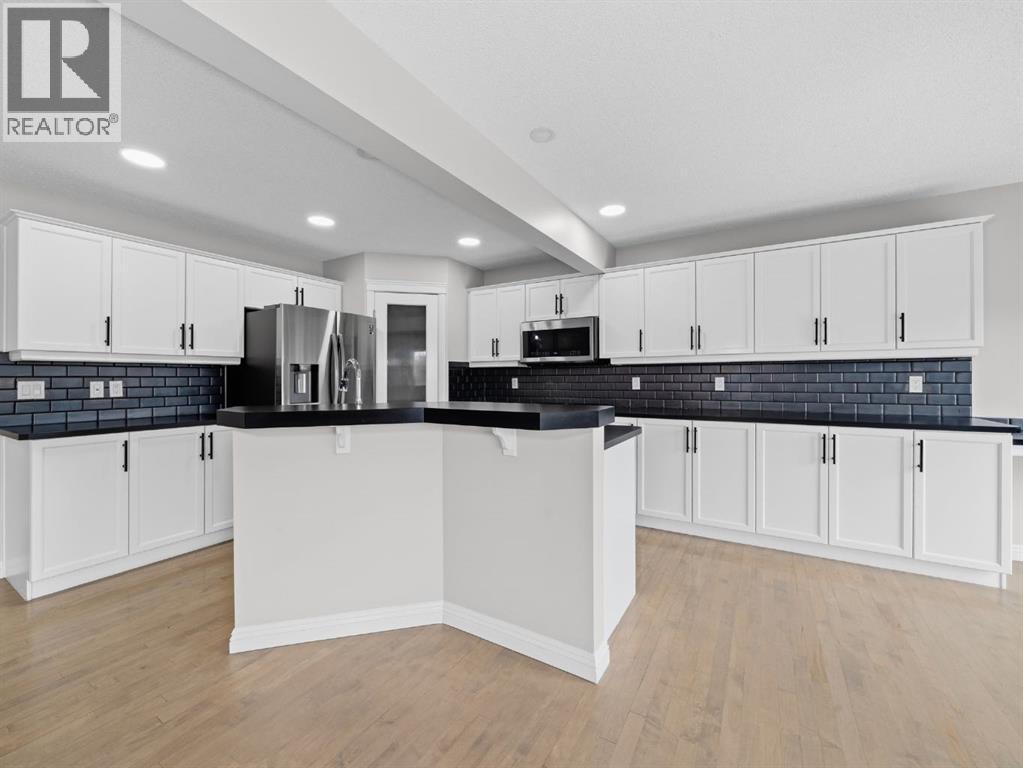 40 Everwillow Park Sw, Calgary, Alberta  T2Y 5C5 - Photo 5 - A2296699