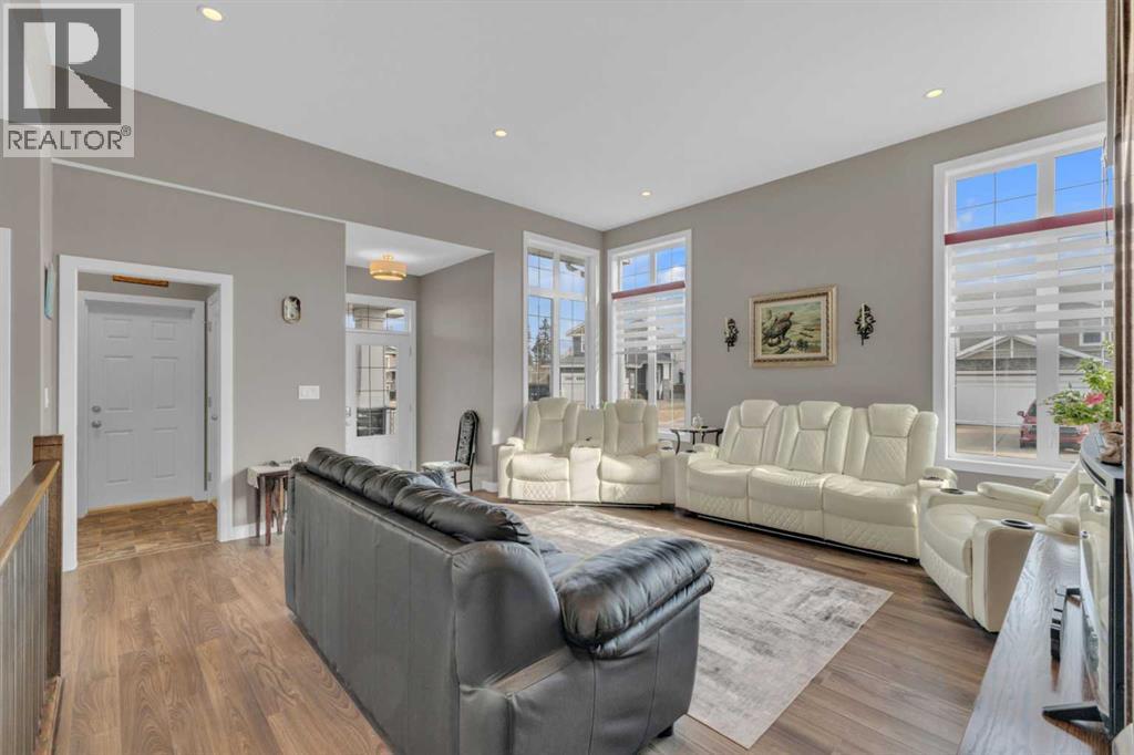 3901 49 Ave, Ponoka, Alberta  T4J 0B6 - Photo 9 - A2287534