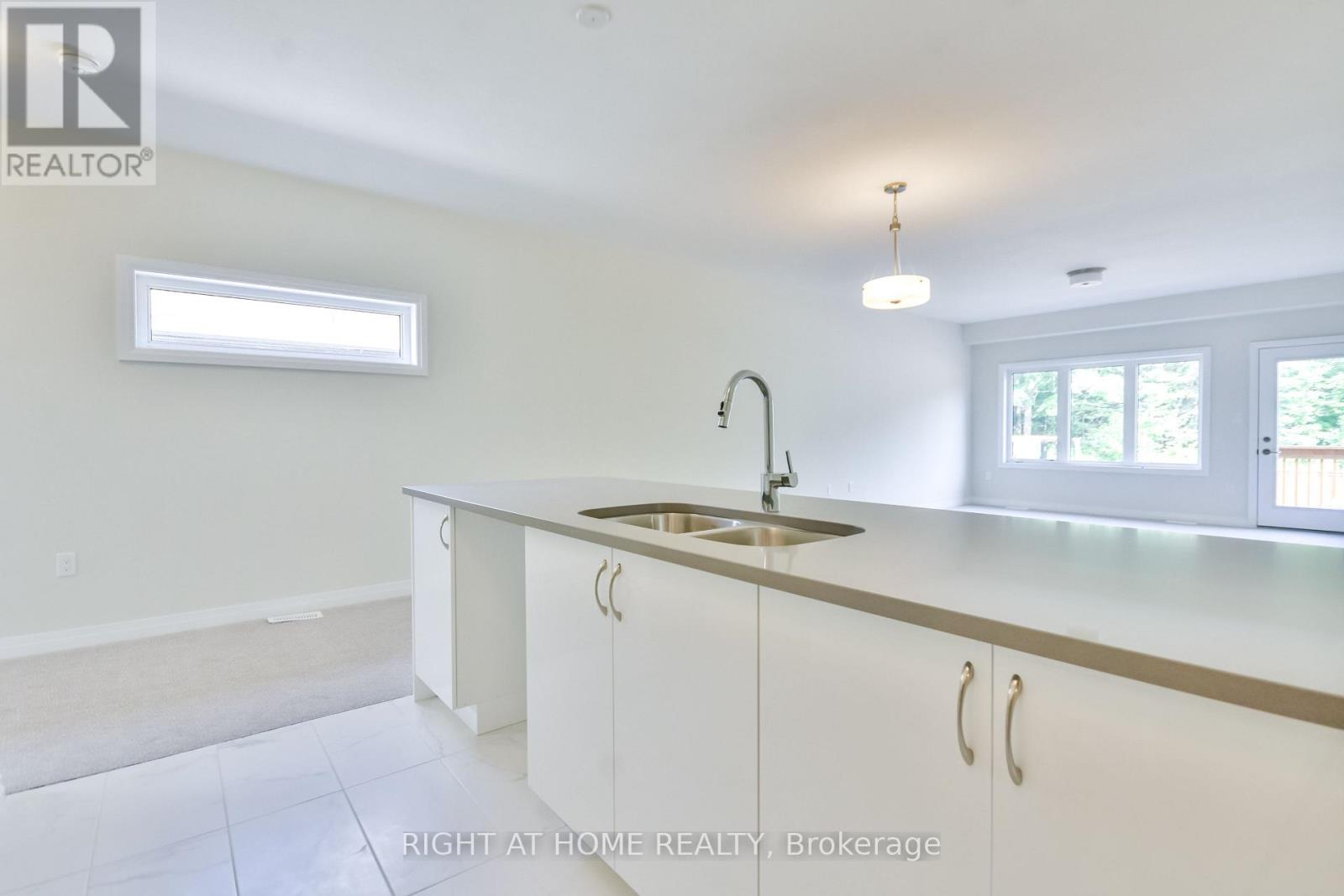 3056 Sandy Acrs Avenue, Severn, Ontario  L3V 8P8 - Photo 12 - S13017760