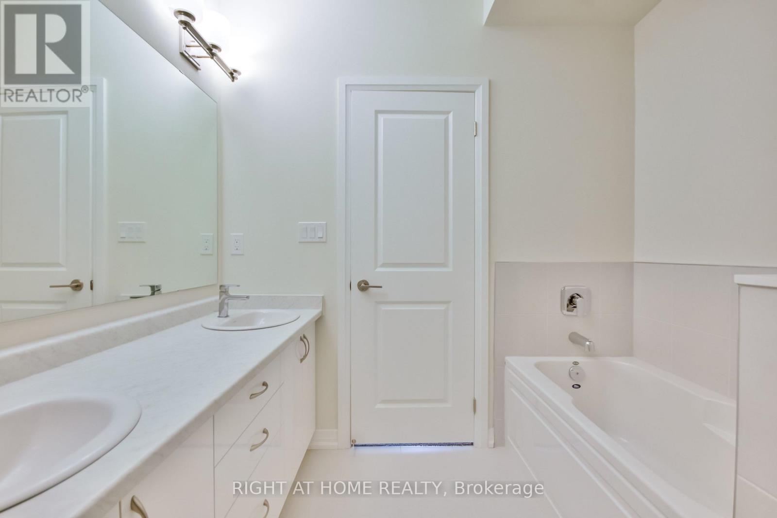 3056 Sandy Acrs Avenue, Severn, Ontario  L3V 8P8 - Photo 20 - S13017760