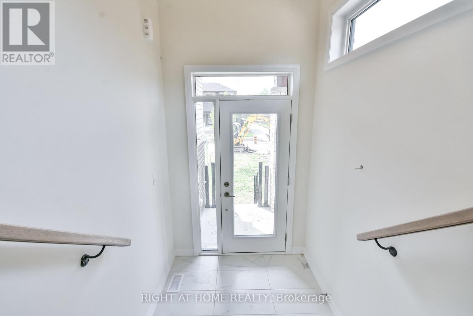 3056 Sandy Acrs Avenue, Severn, Ontario  L3V 8P8 - Photo 23 - S13017760