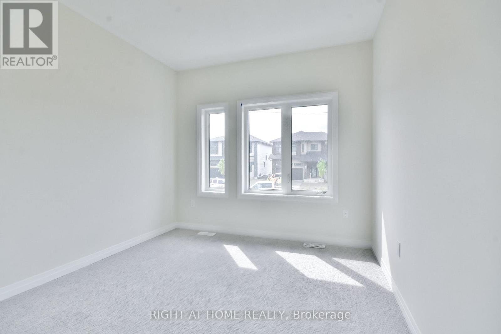 3056 Sandy Acrs Avenue, Severn, Ontario  L3V 8P8 - Photo 8 - S13017760