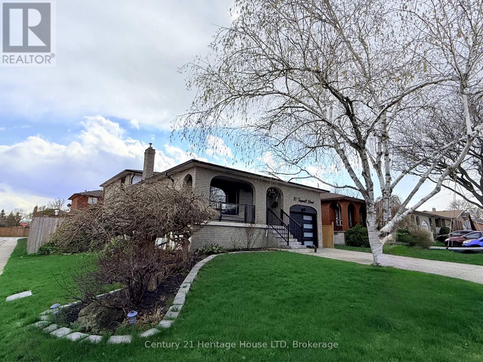 70 Taymall Street, Hamilton, Ontario  L8W 2A1 - Photo 2 - X12588796