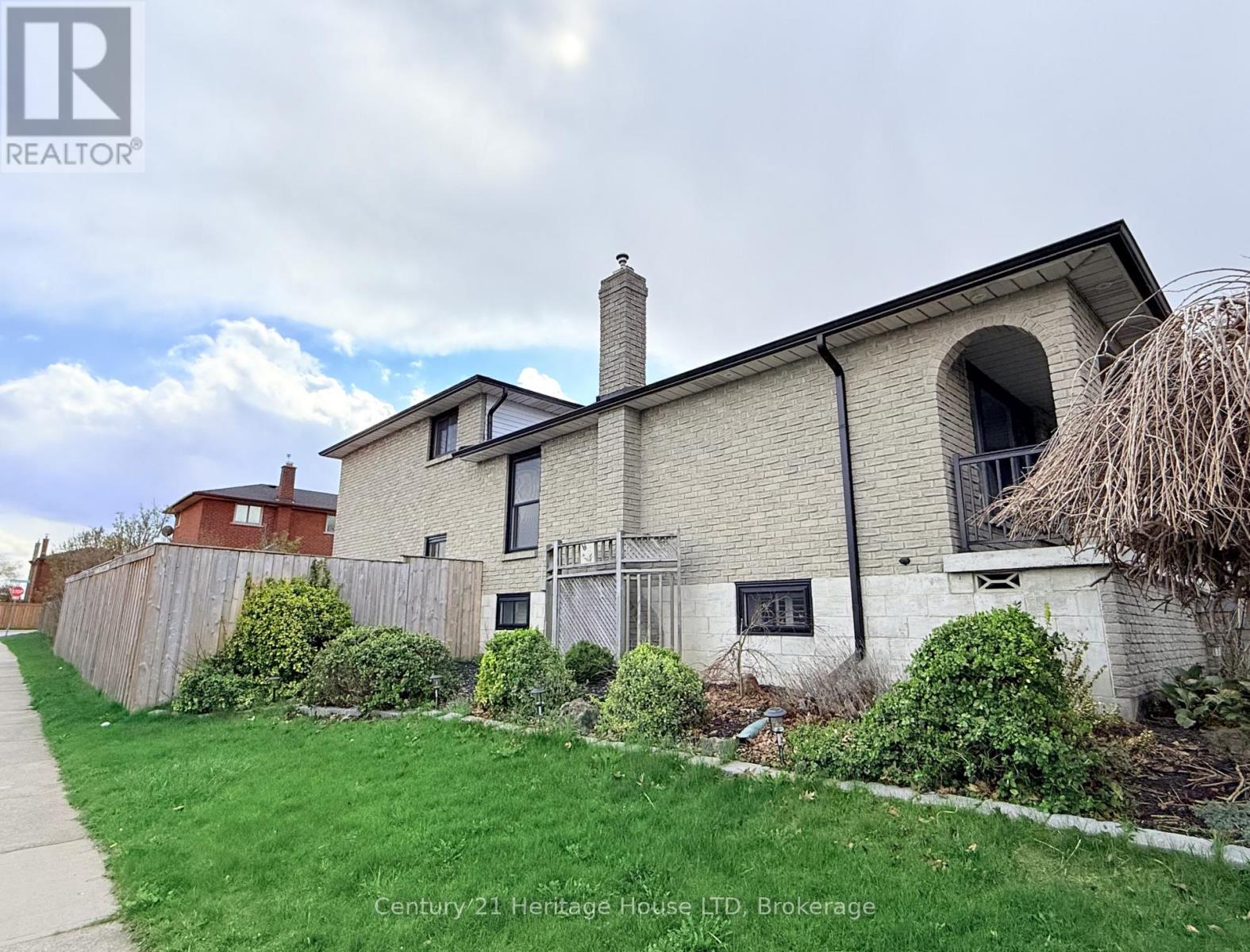 70 Taymall Street, Hamilton, Ontario  L8W 2A1 - Photo 5 - X12588796