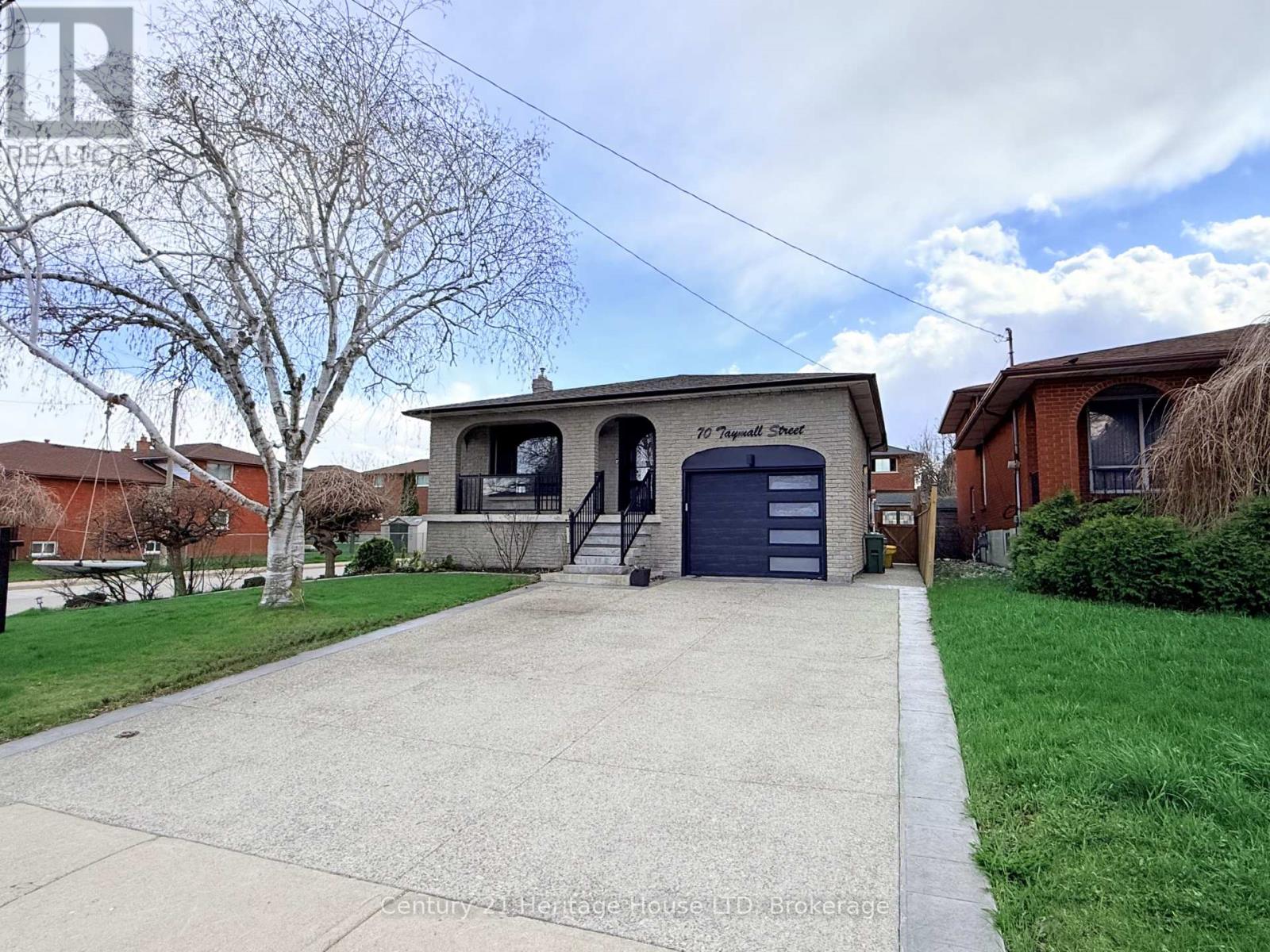 70 Taymall Street, Hamilton, Ontario  L8W 2A1 - Photo 3 - X12588796