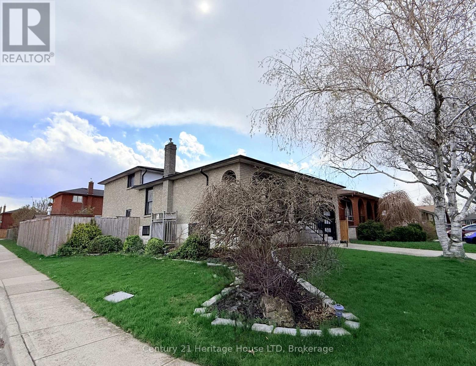 70 Taymall Street, Hamilton, Ontario  L8W 2A1 - Photo 4 - X12588796