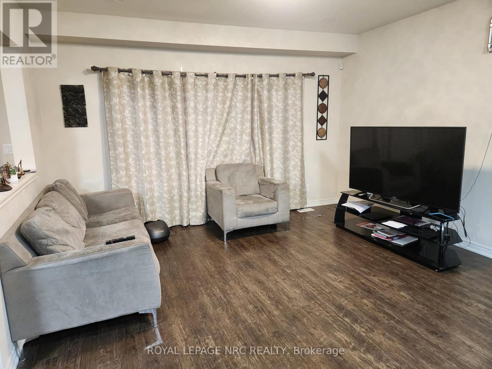 40 Elderberry Road, Thorold, Ontario  L2V 0E7 - Photo 10 - X12859740