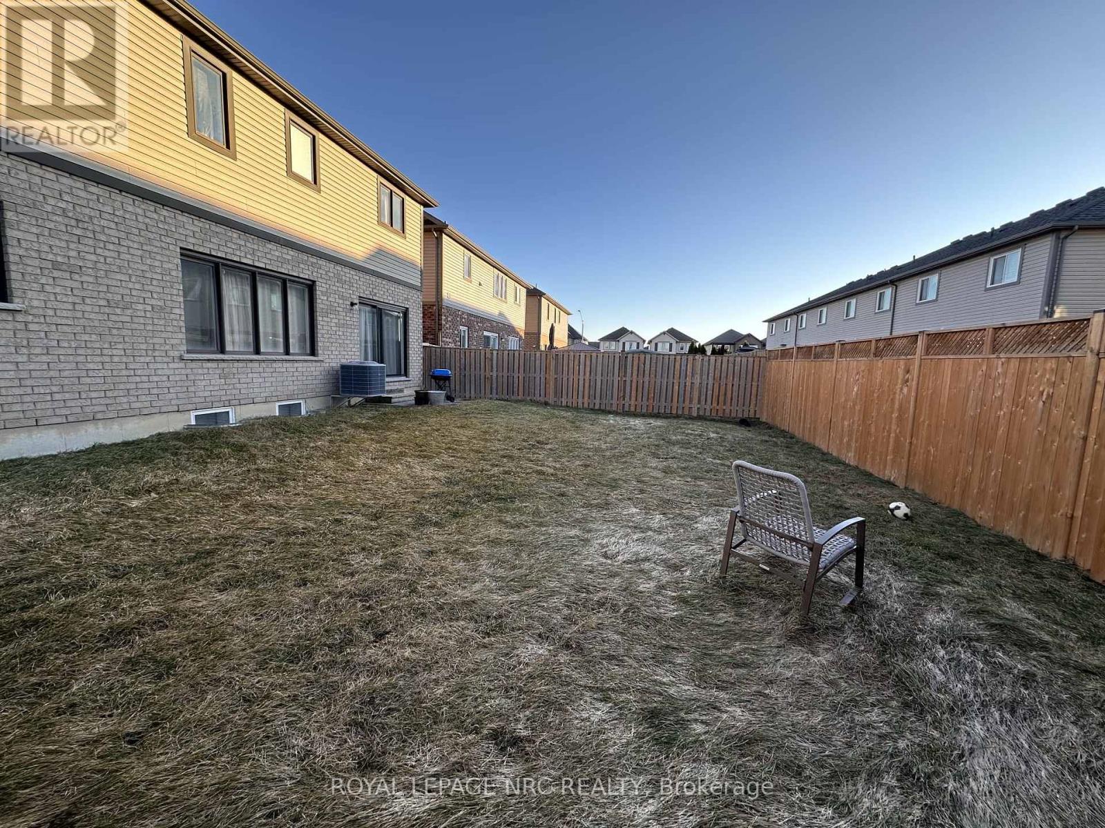 40 Elderberry Road, Thorold, Ontario  L2V 0E7 - Photo 11 - X12859740