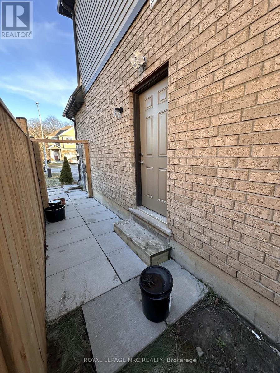 40 Elderberry Road, Thorold, Ontario  L2V 0E7 - Photo 13 - X12859740