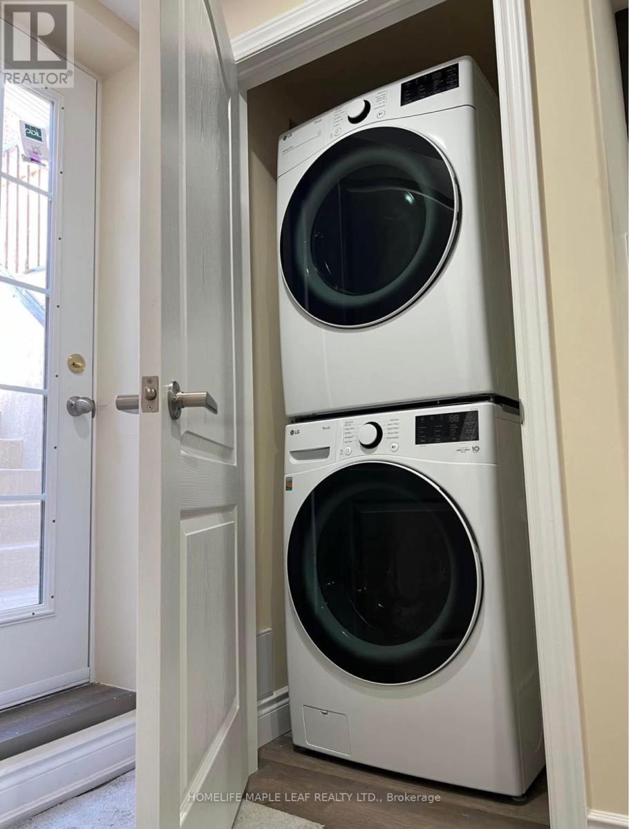 92 Robert Parkinson Drive, Brampton, Ontario  L7A 0Z3 - Photo 13 - W13017756