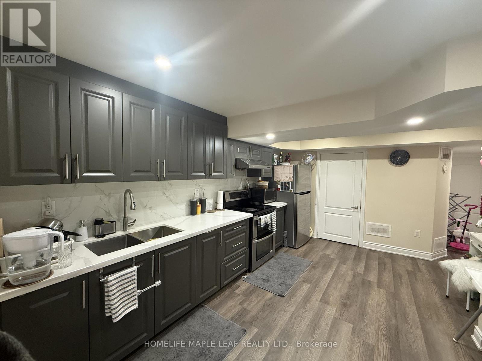 92 Robert Parkinson Drive, Brampton, Ontario  L7A 0Z3 - Photo 2 - W13017756