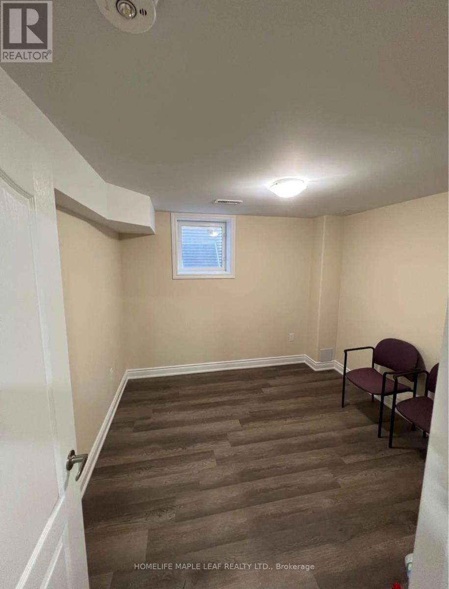 92 Robert Parkinson Drive, Brampton, Ontario  L7A 0Z3 - Photo 5 - W13017756