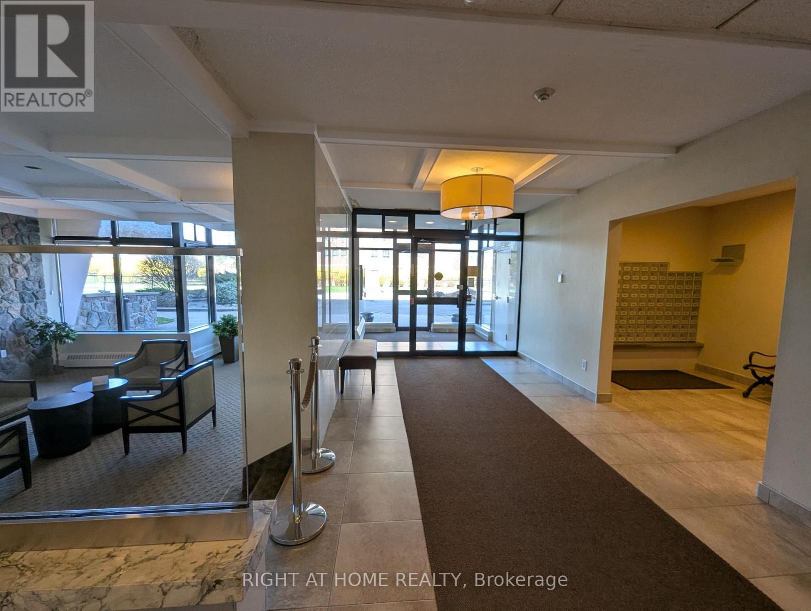 708 - 1615 Bloor Street N, Mississauga, Ontario  L4X 1S2 - Photo 3 - W13017770