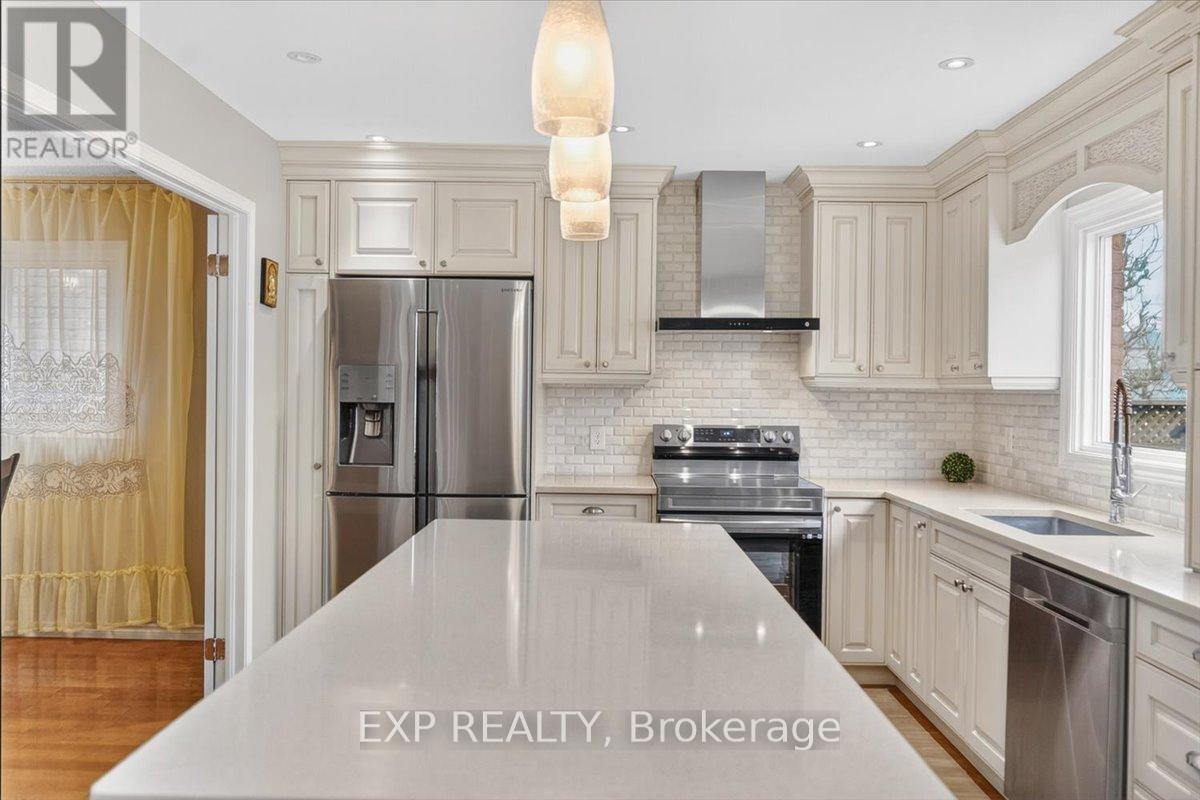 3440 Redmond Road, Mississauga (Fairview), Ontario  L5B 3S5 - Photo 5 - W12894102