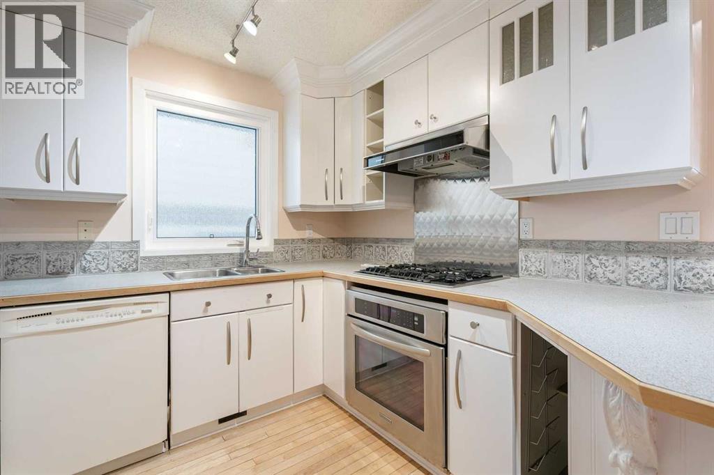 131 Woodglen Way Sw, Calgary, Alberta  T2W 4L9 - Photo 10 - A2298404