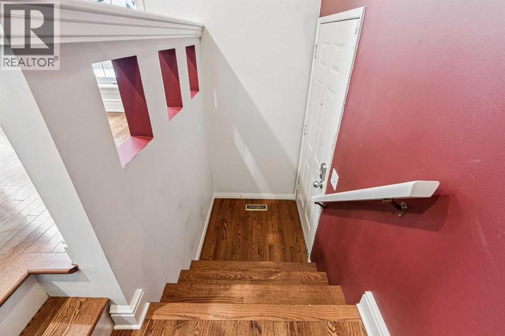 131 Woodglen Way Sw, Calgary, Alberta  T2W 4L9 - Photo 6 - A2298404