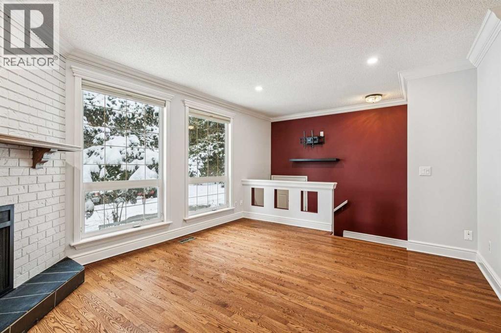 131 Woodglen Way Sw, Calgary, Alberta  T2W 4L9 - Photo 5 - A2298404