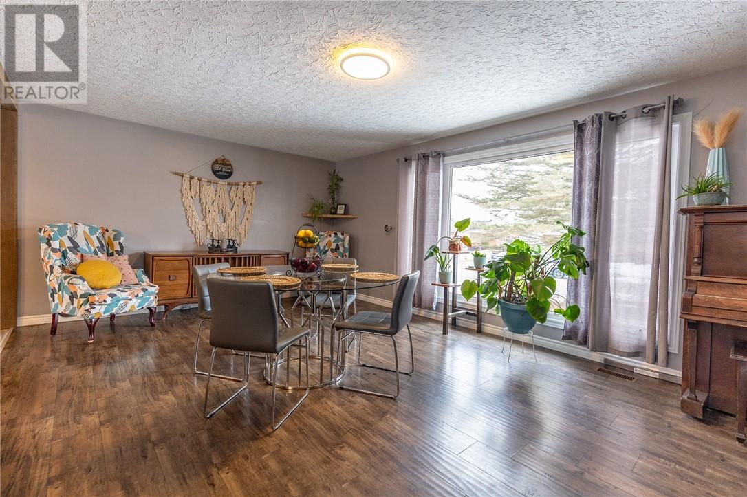 25 Goodman Avenue, Espanola, Ontario  P5E 1A5 - Photo 5 - 2127128