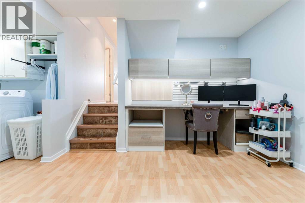 472 Country Hills Drive NW, Calgary, Alberta  T3K 4W7 - Photo 29 - A2302141